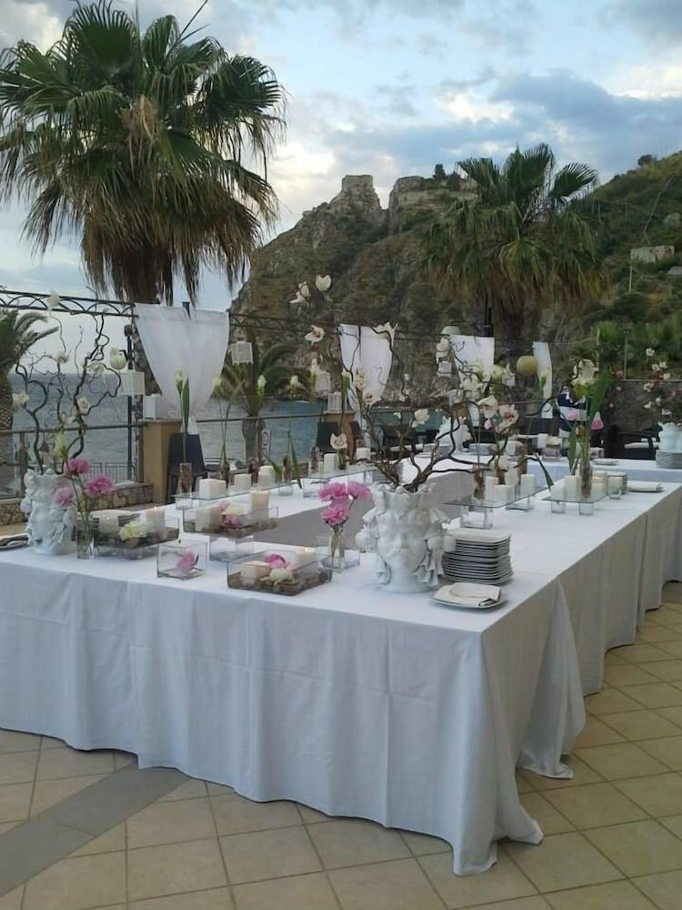 Elihotel SantʼAlessio Siculo Esterno foto