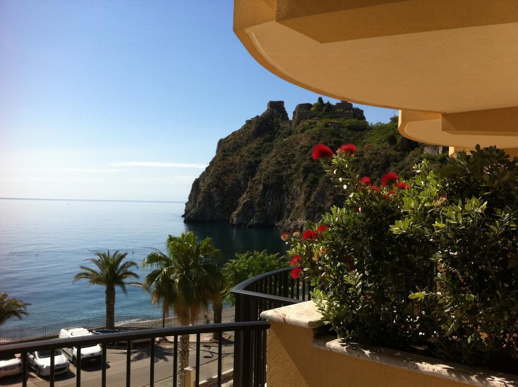 Elihotel SantʼAlessio Siculo Camera foto