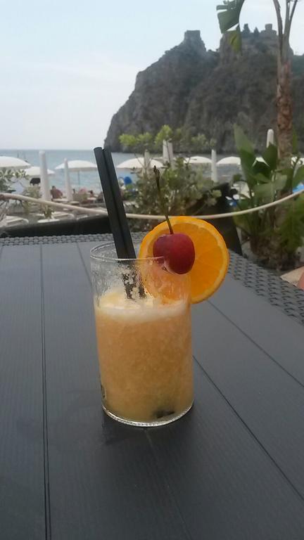 Elihotel SantʼAlessio Siculo Esterno foto