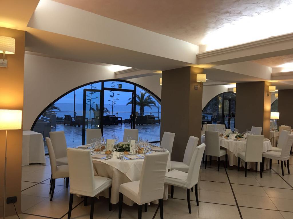 Elihotel SantʼAlessio Siculo Esterno foto