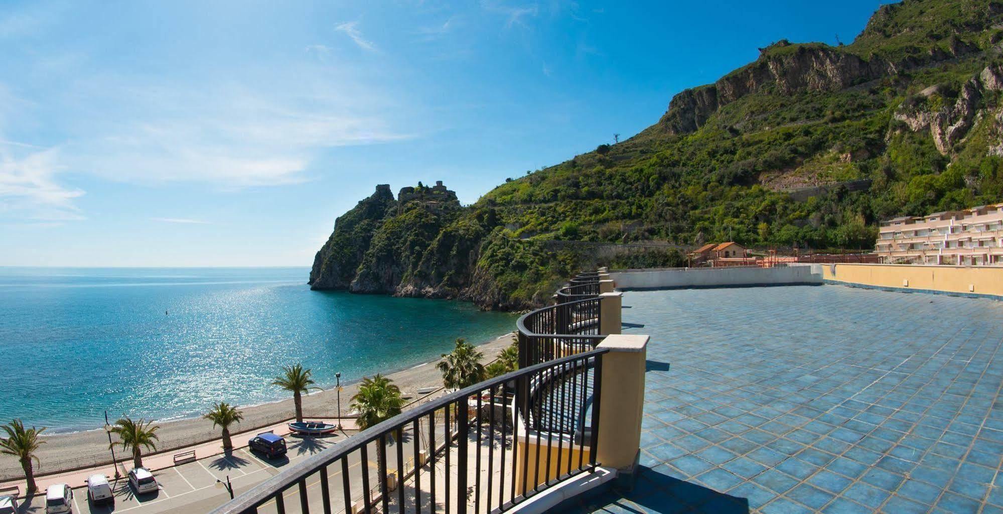 Elihotel SantʼAlessio Siculo Esterno foto