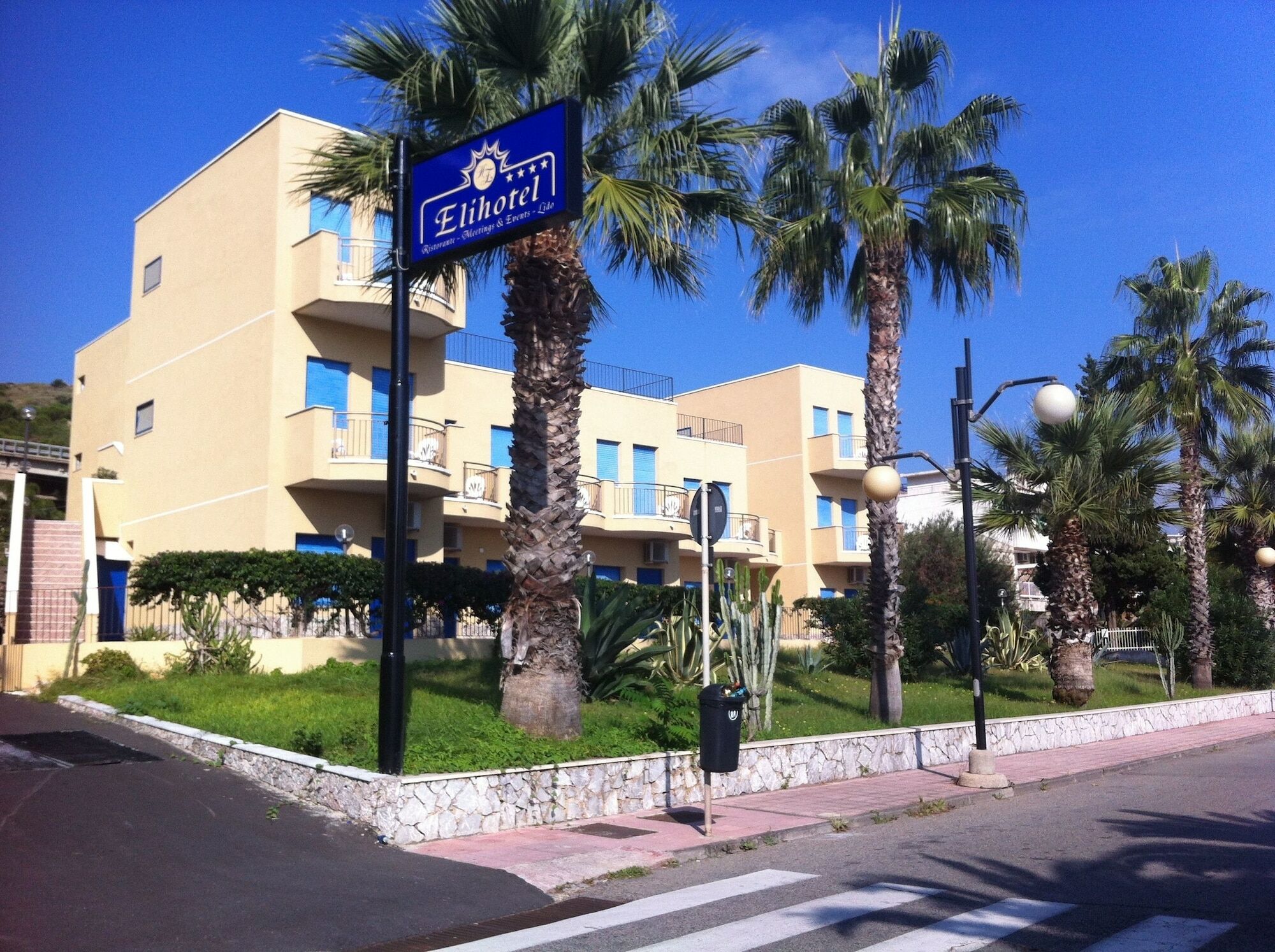 Elihotel SantʼAlessio Siculo Esterno foto